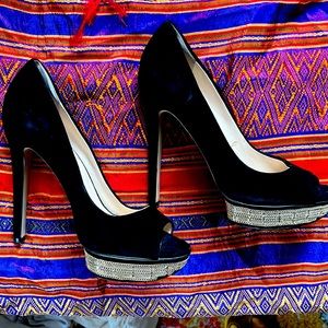 Boutique 9 ultra sexy black suede & gold stiletto 6 inch heels with platform 9.5